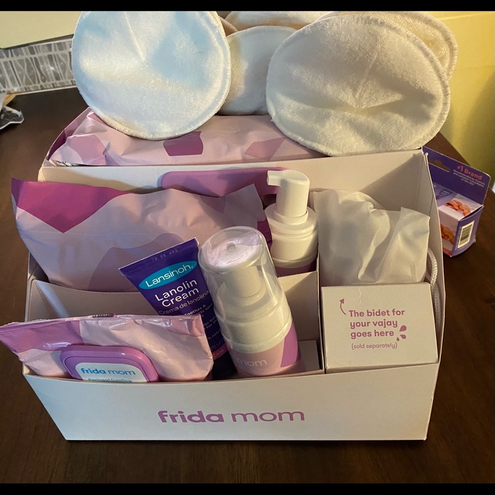 Frida Mom Postpartum Kit (Plus extras)